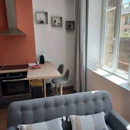 Joli F2 Hyper Centre *