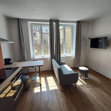 Joli F2 Hyper Centre * Coutances