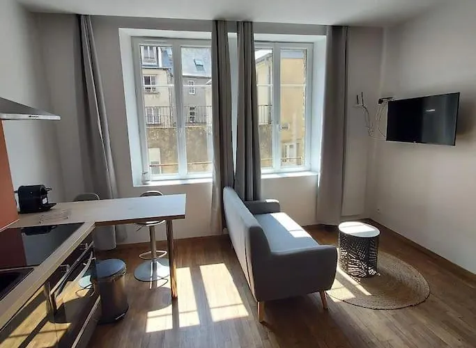 Joli F2 Hyper Centre * Κουτάνς